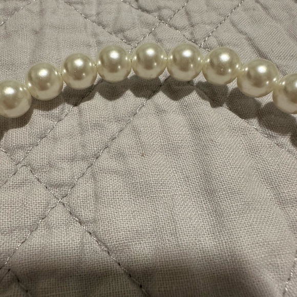 Stretchy pearly headband - Picture 3 of 3